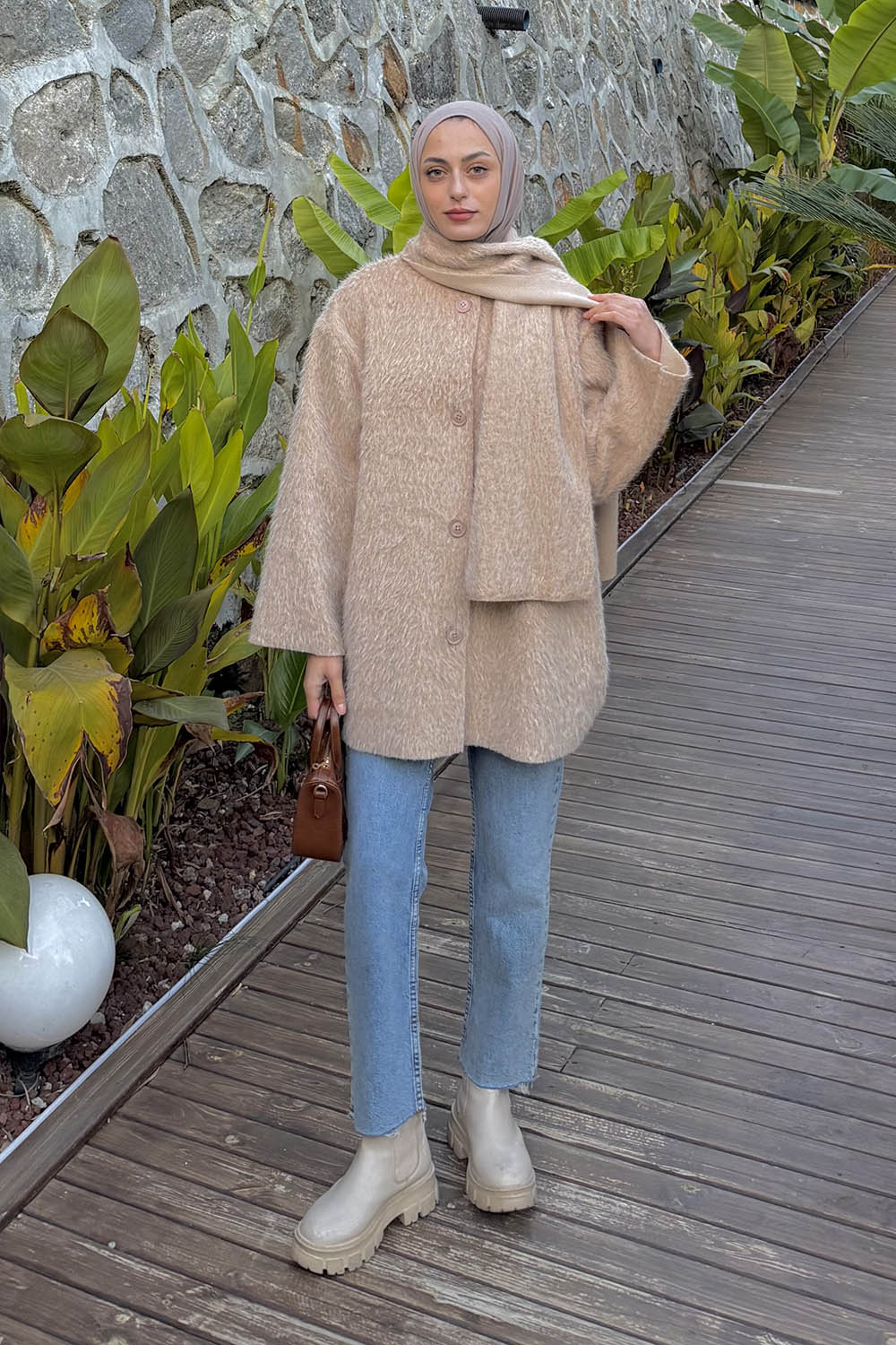 Lamelif Peluş Atkılı Mont Bej