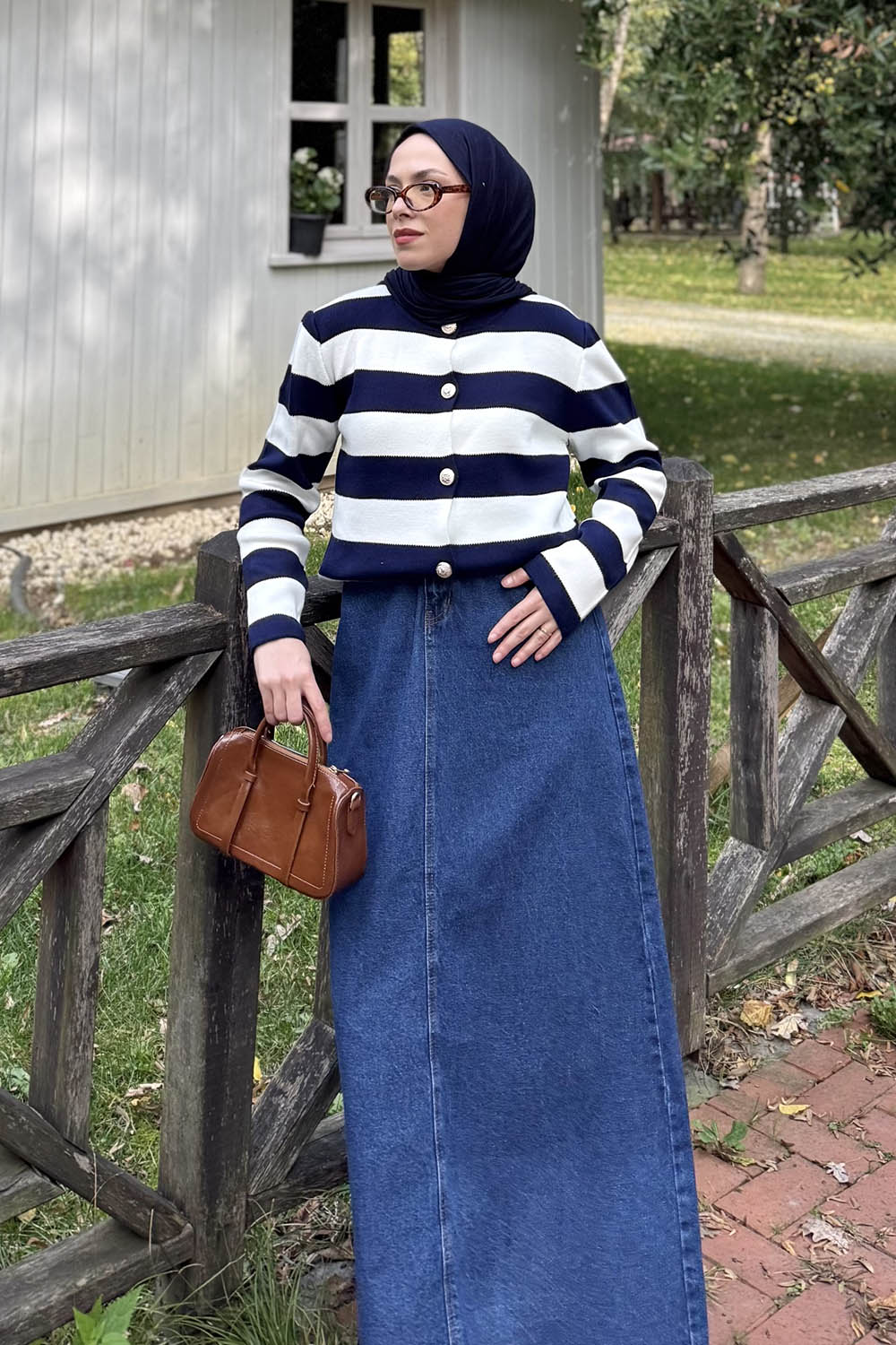 Lamelif Düğme Detaylı Çizgili Hırka Lacivert