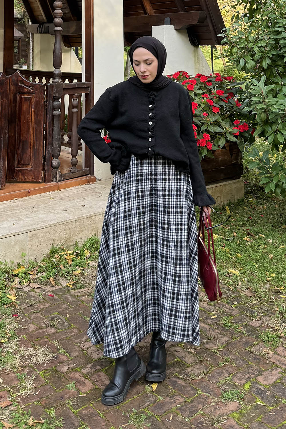 Lamelif Fırfır Detaylı Hırka Siyah