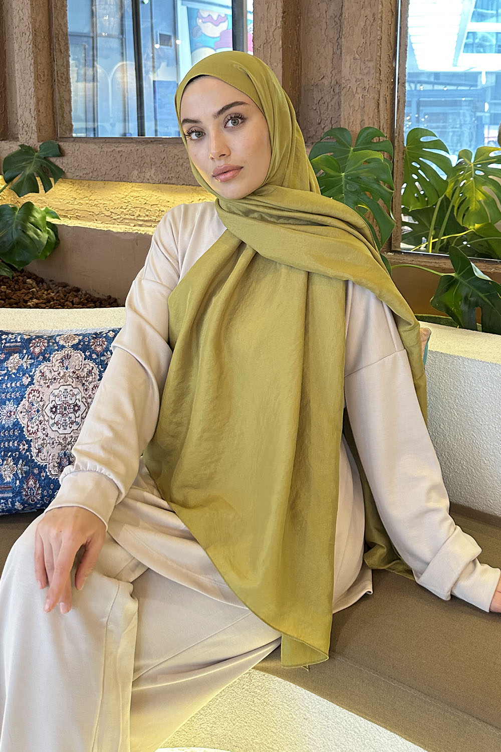 Lamelif Brisa Vual Şal Yağ Yeşili