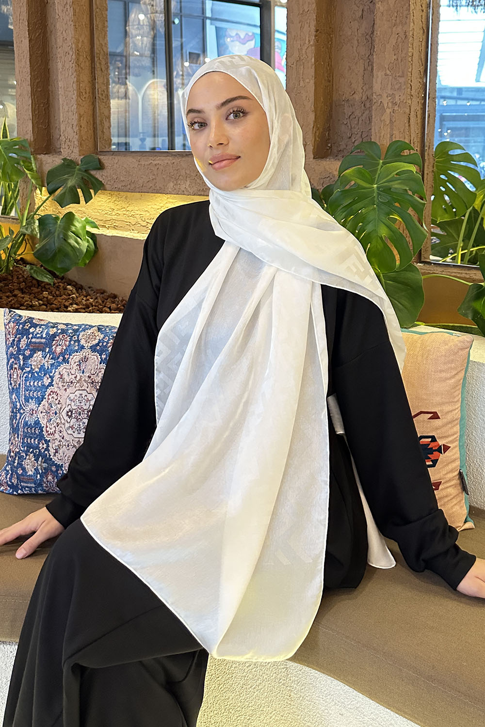 Lamelif F Desen Janjan Jakar Şal Kırık Beyaz