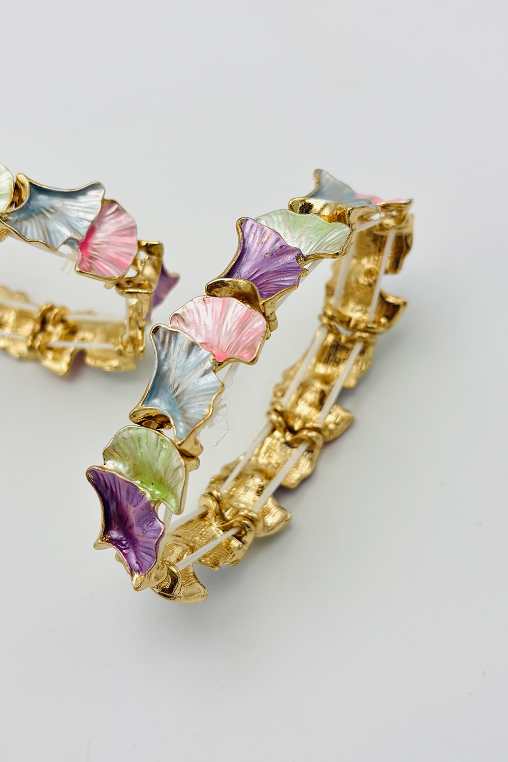 Lamelif Çokrenkli Mineli Yaprak Metal Bileklik