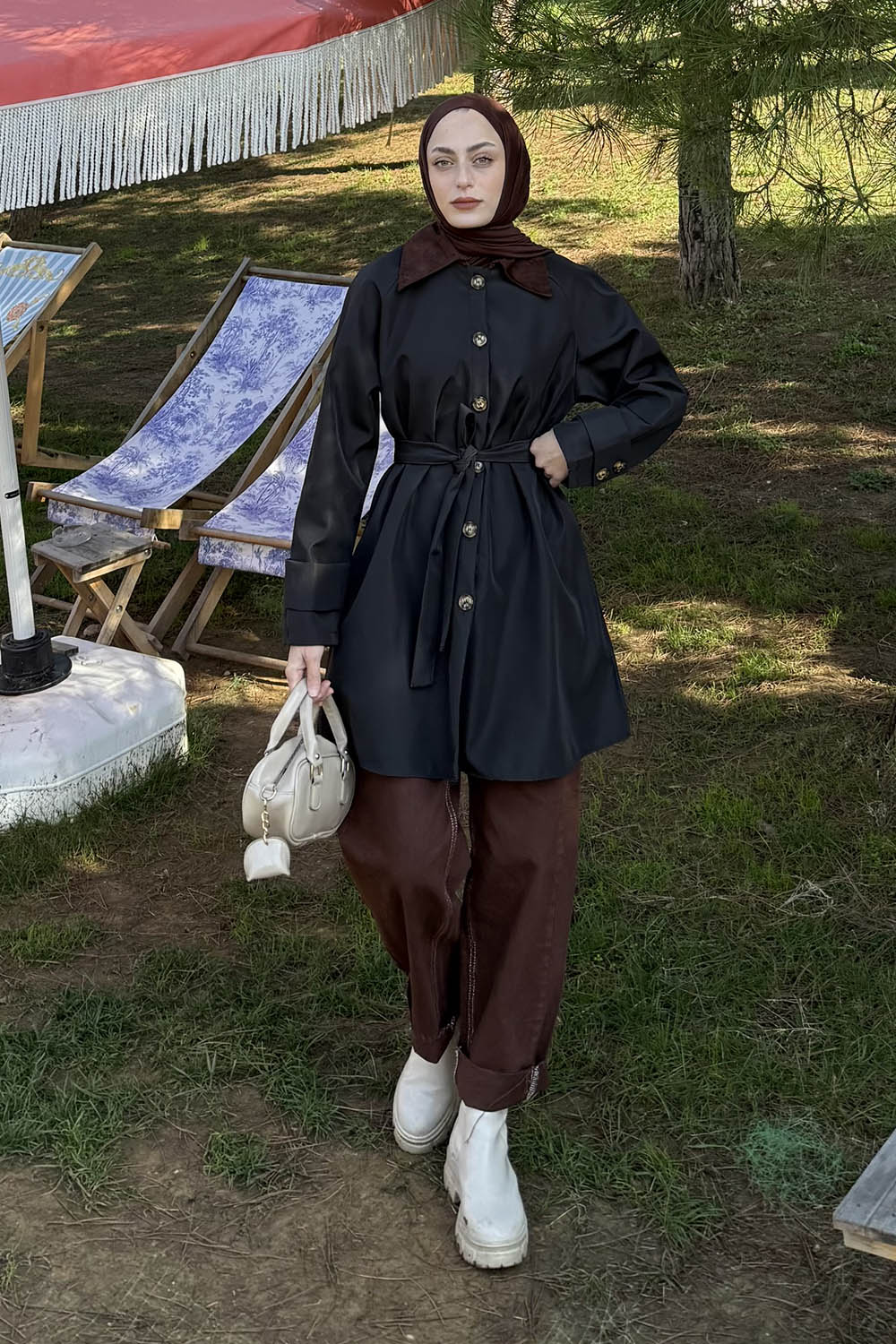 Lamelif Yaka Detaylı Kısa Trençkot Siyah