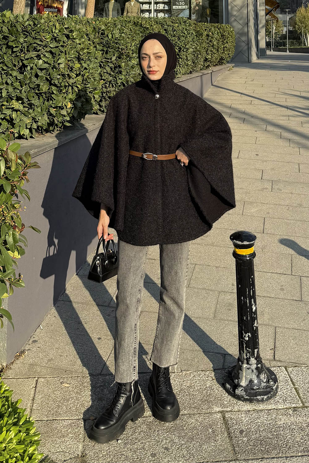 Lamelif Tek Düğmeli Beli Kemerli Sakallı Panço Siyah
