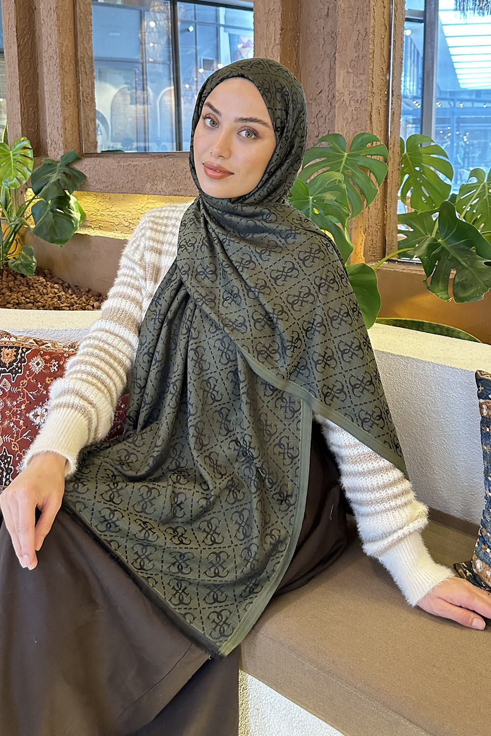 Lamelif Guess Desen Kaşmir Çift Taraflı Şal Haki