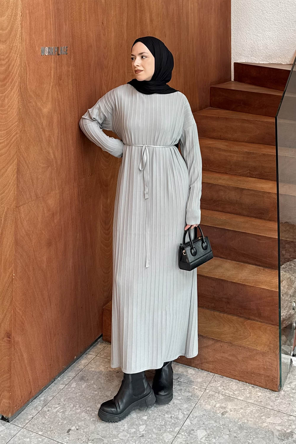 Lamelif Dikiş Detaylı Tesettür Elbise Gri