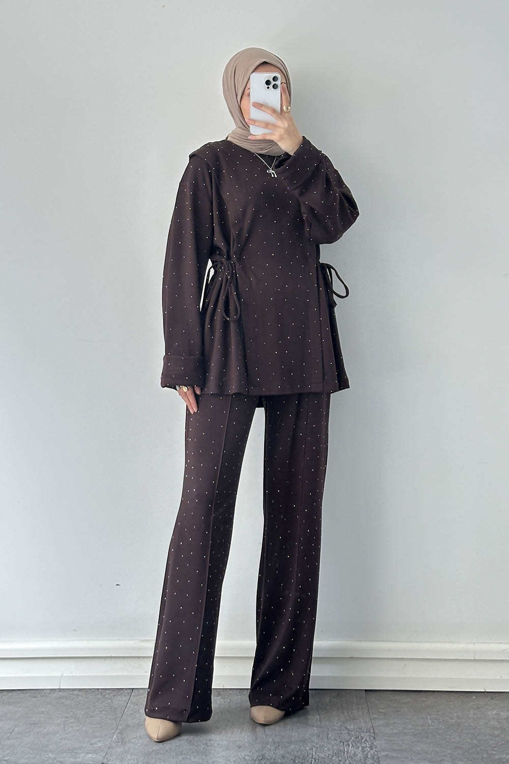 Lamelif Tünel Detaylı Taşlı Takım Kahverengi