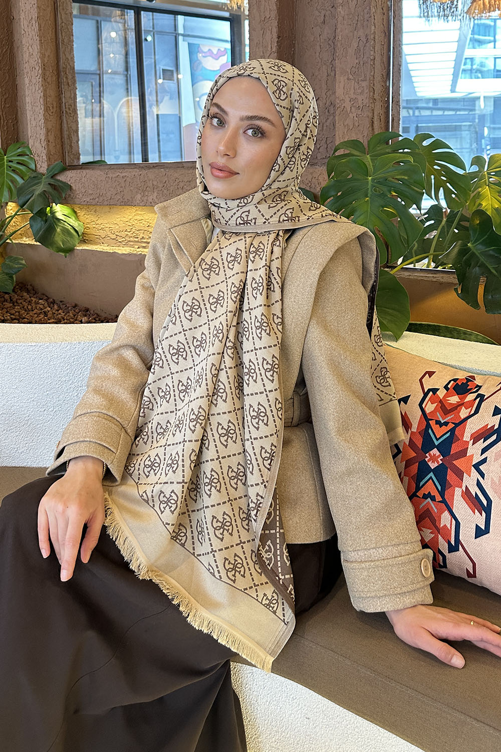 Lamelif Guess Desen Kaşmir Çift Taraflı Şal Soft Kahve