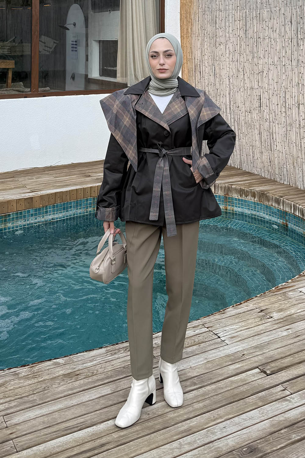 Lamelif Ekose Yaka Bağlama Detaylı Mont Koyu Kahverengi