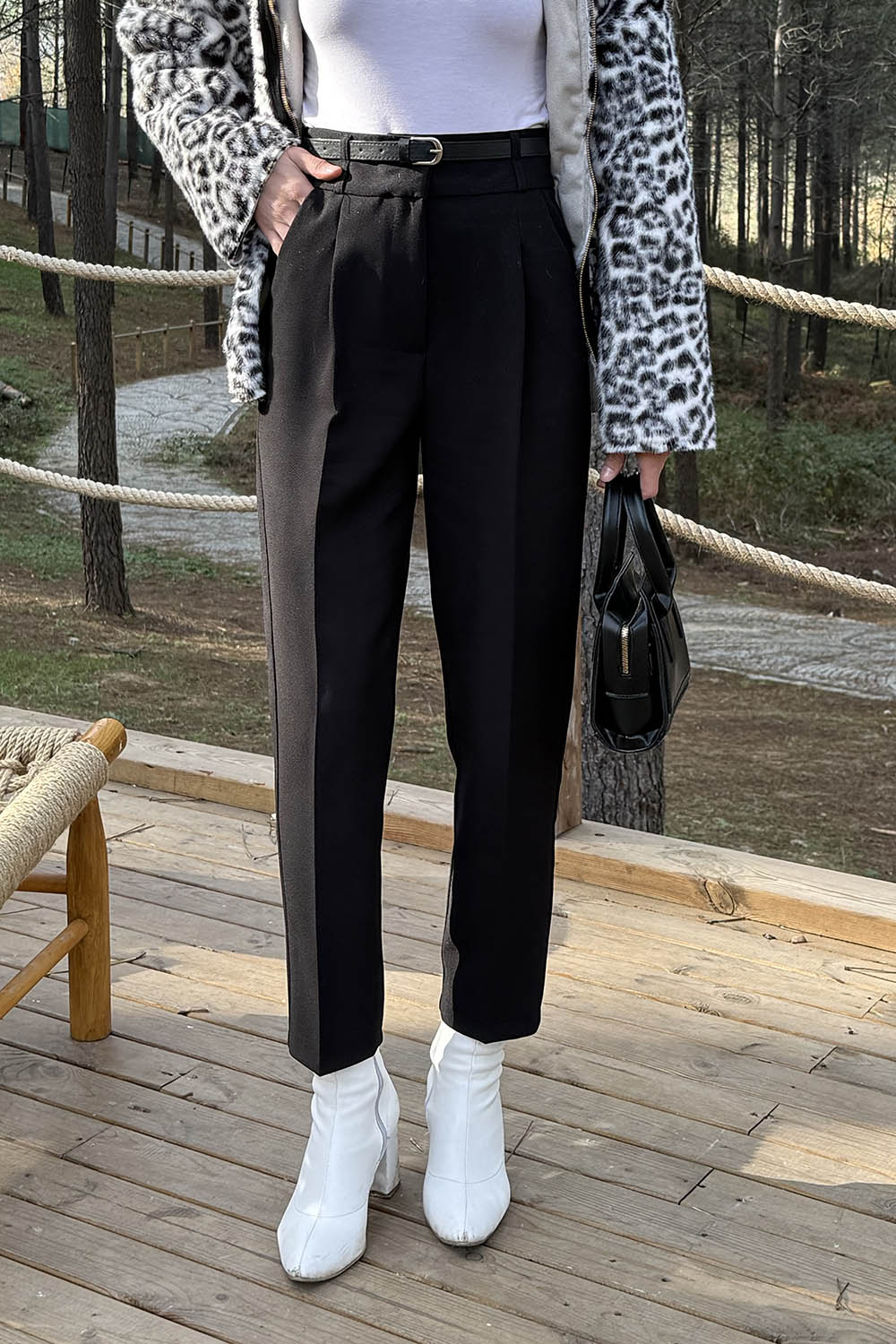 Lamelif Kemerli Havuç Pantolon Siyah