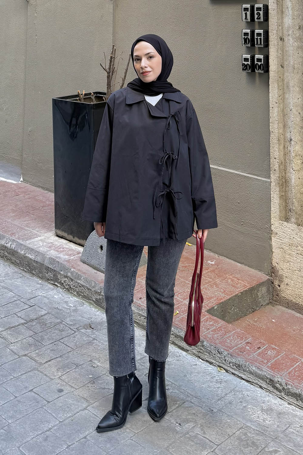 Lamelif Fiyonk Detaylı Trençkot Siyah