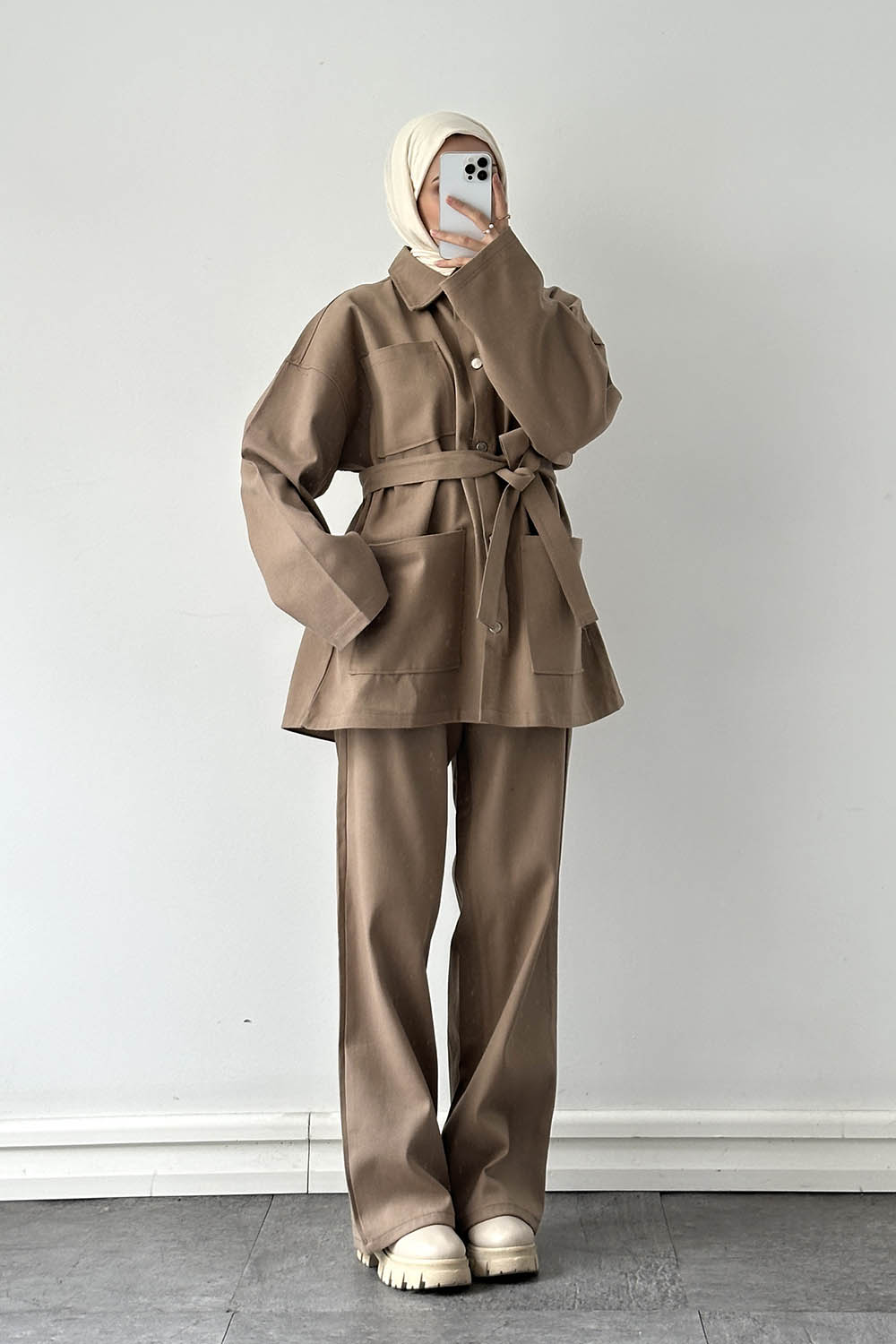 Brown Shirt Collar Long Arm Gabardin Regular Trousers Comfortable Suit