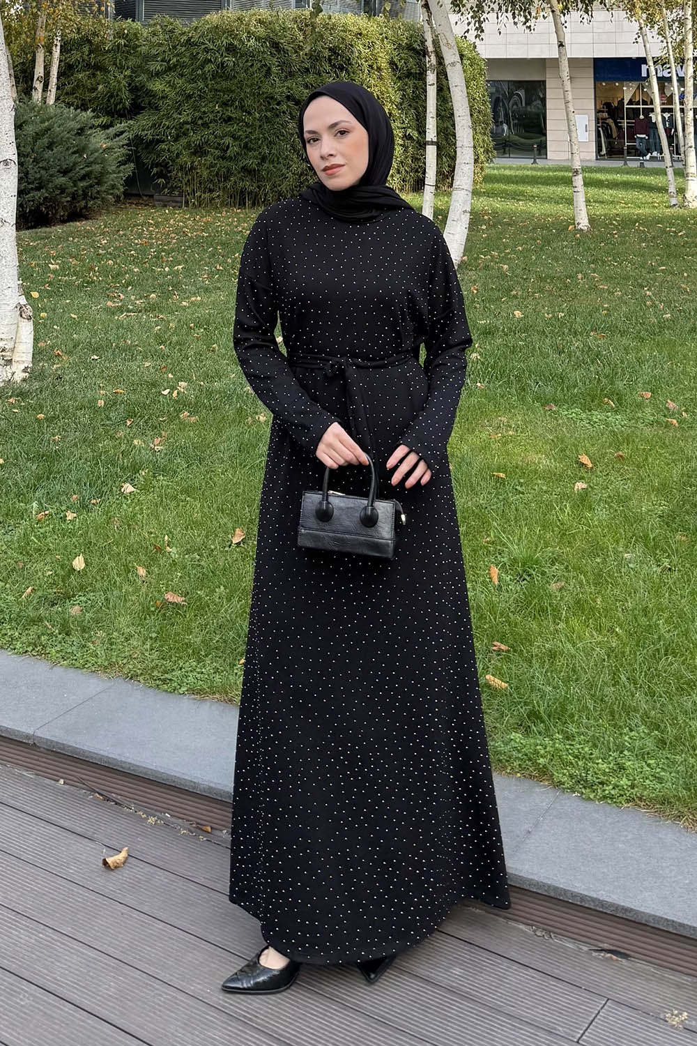 Lamelif Taş Detaylı Tesettür Elbise Siyah