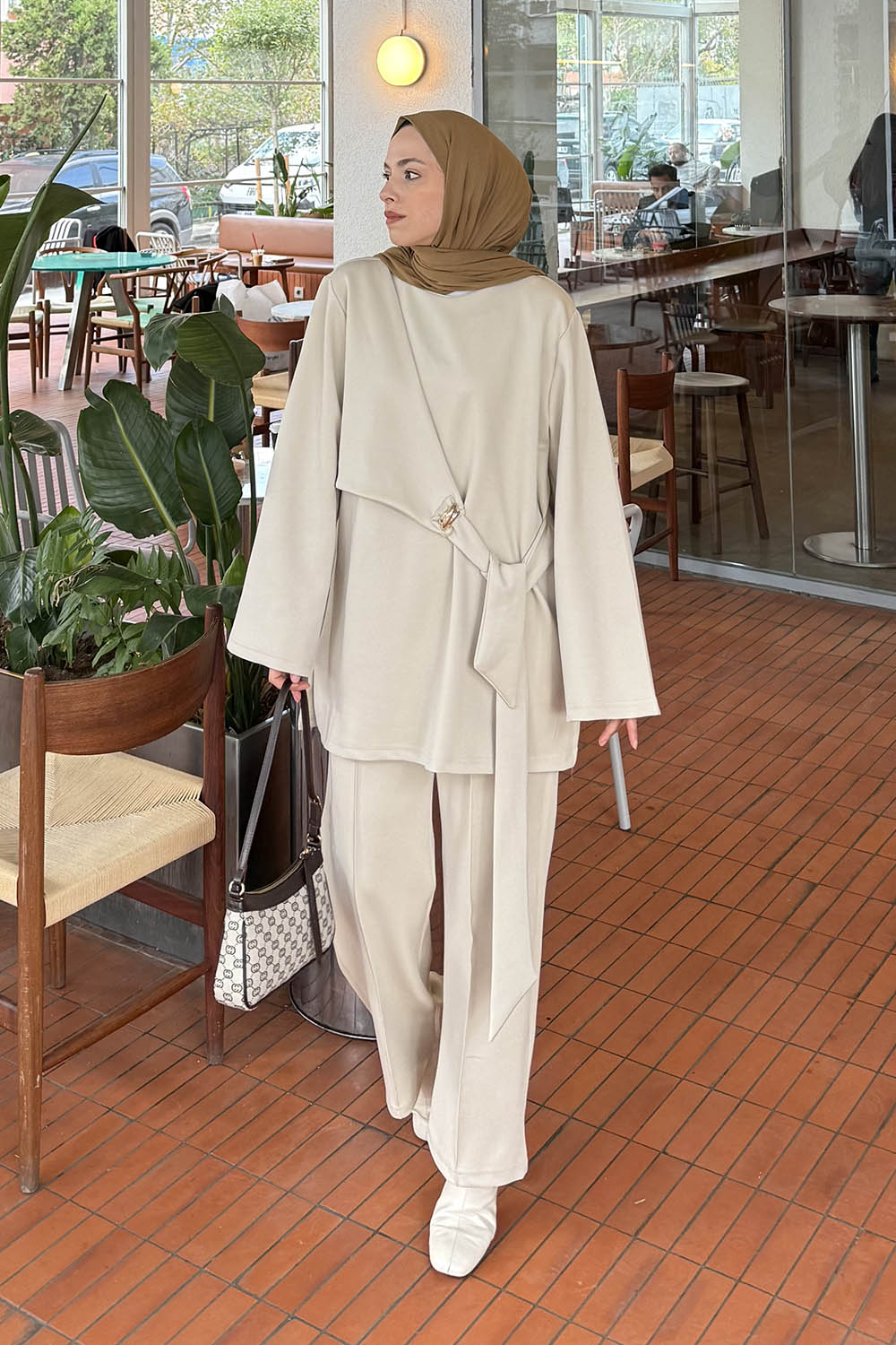 Lamelif Yan Bağlama Detaylı Pantolonlu Takım Taş Rengi