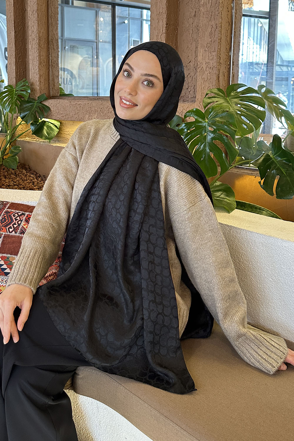 Lamelif  Bloom Desen Ayrobin Floş Jakar  Şal Siyah