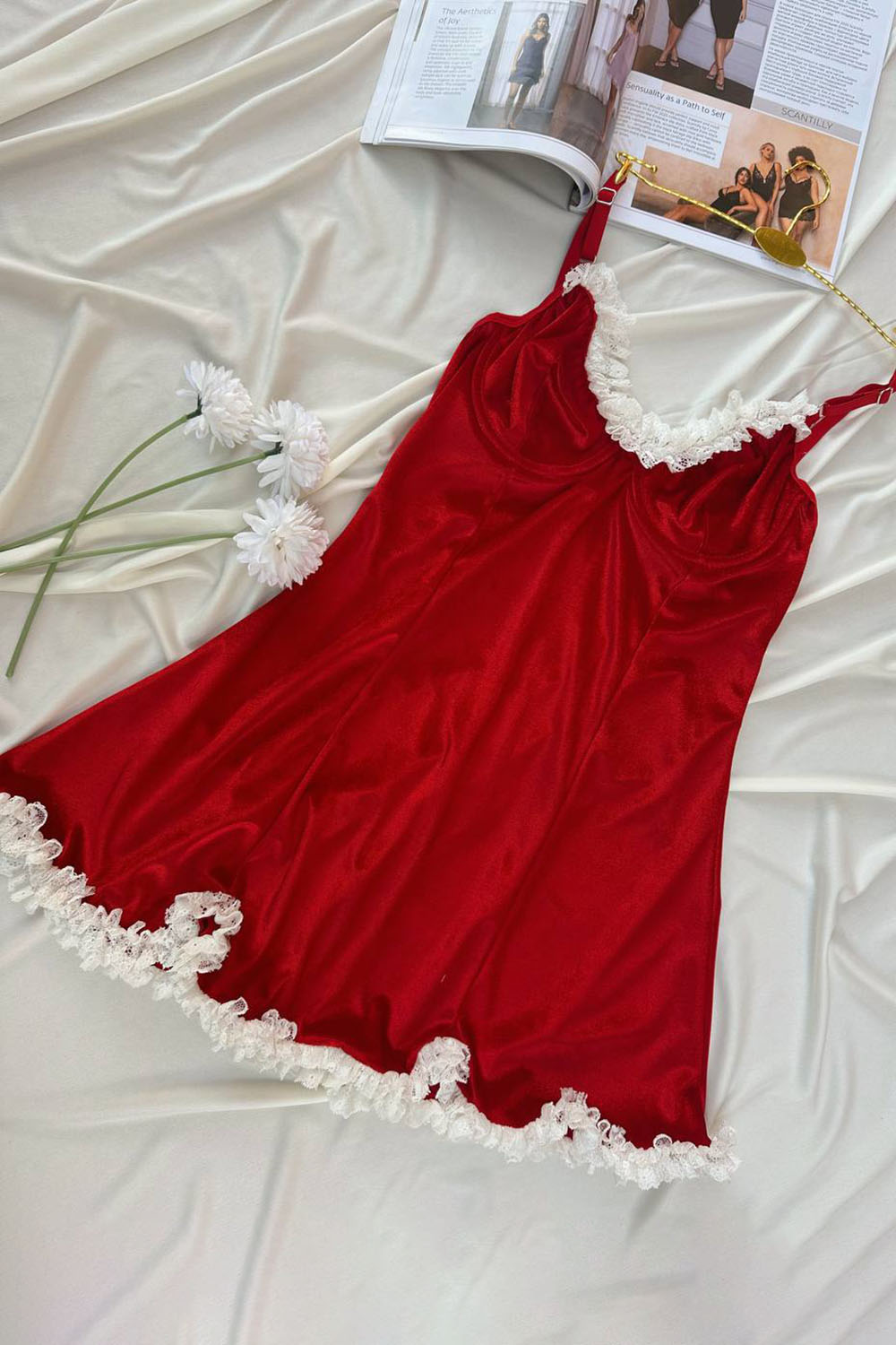 Lamelif Kadife Dantelli Gecelik 