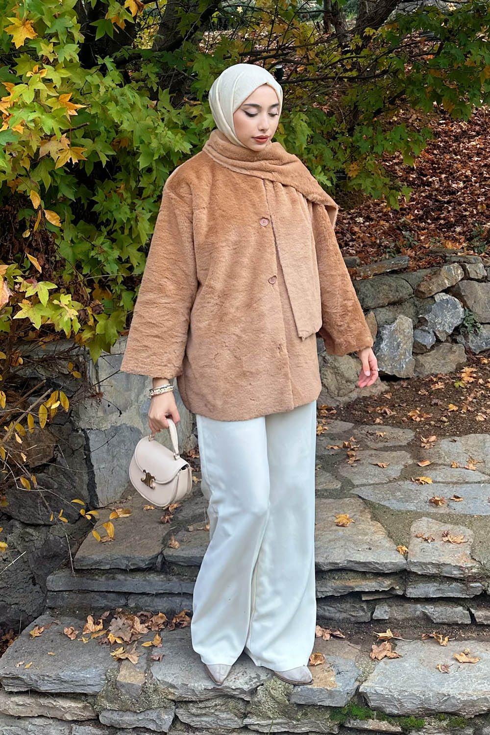 Lamelif Atkılı Peluş Mont Bej