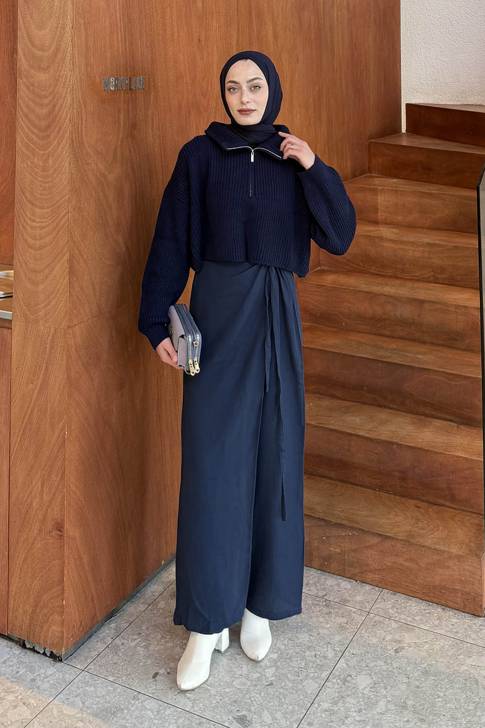 Lamelif Yaka Fermuarlı Crop Triko Kazak Lacivet