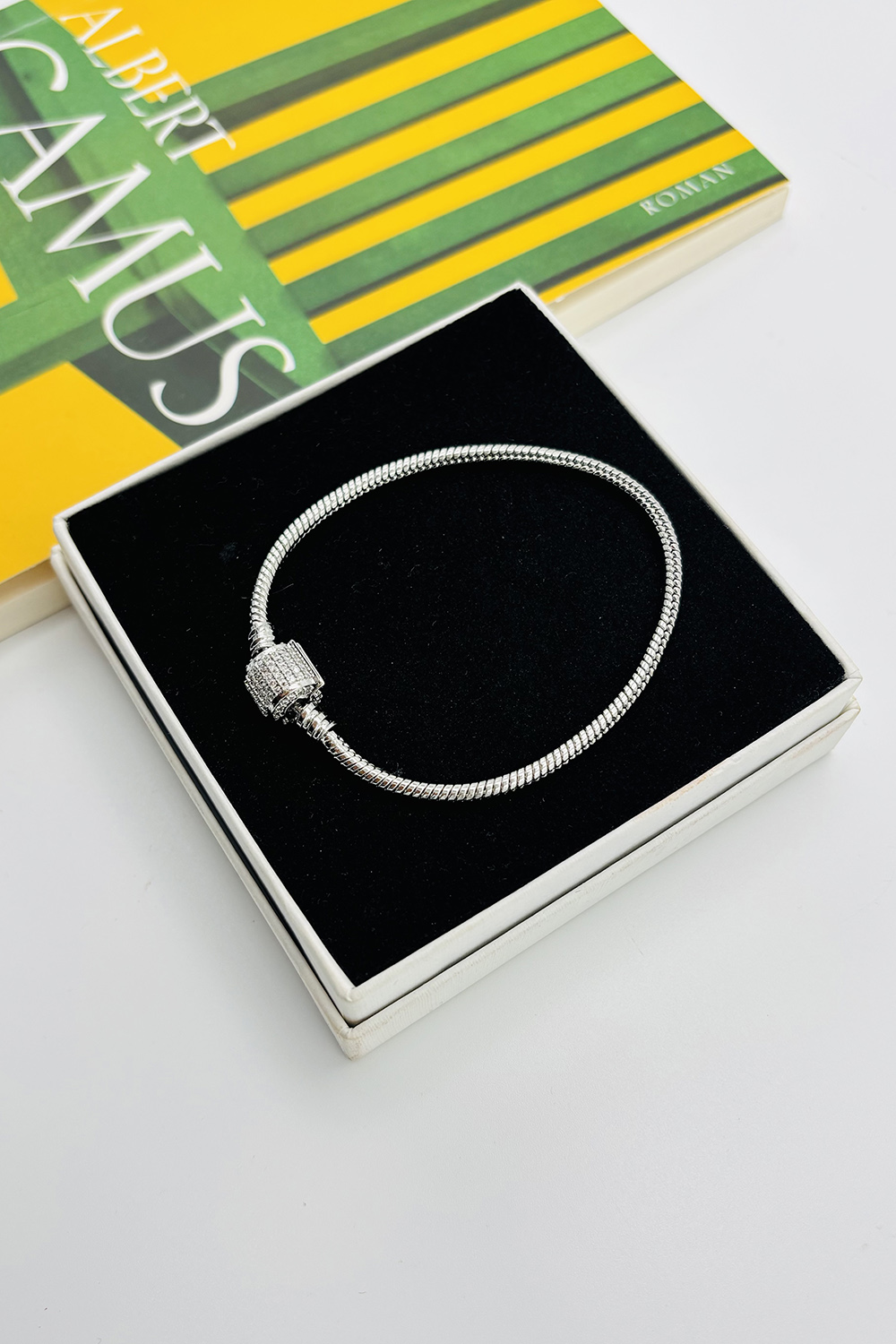 Silver2 Belted Gold Straight Wristband