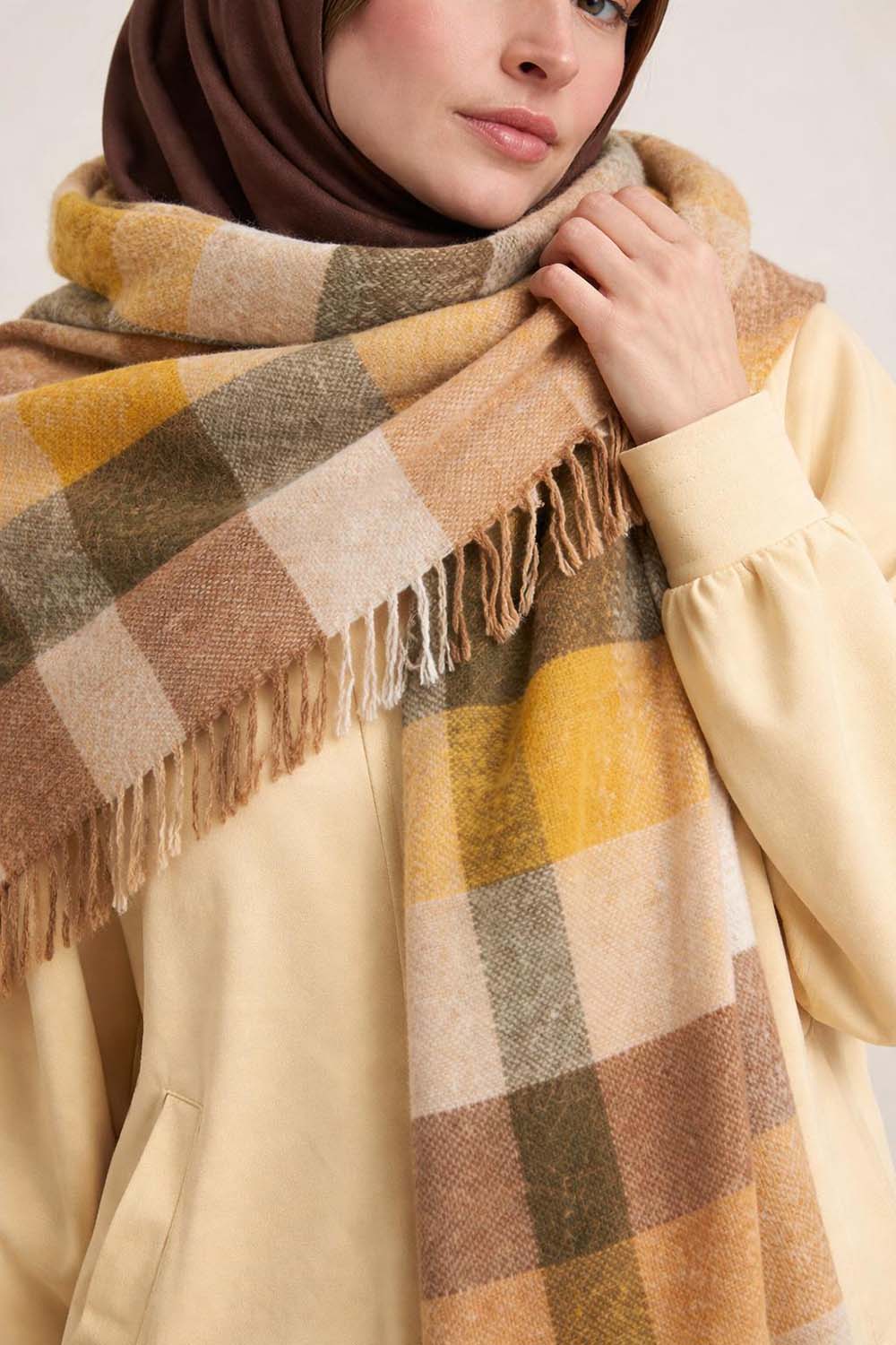 Lamelif Kare Desenli Kahverengi-sarı-bej-gri Püsküllü Kalın Dokulu Atkı Sal