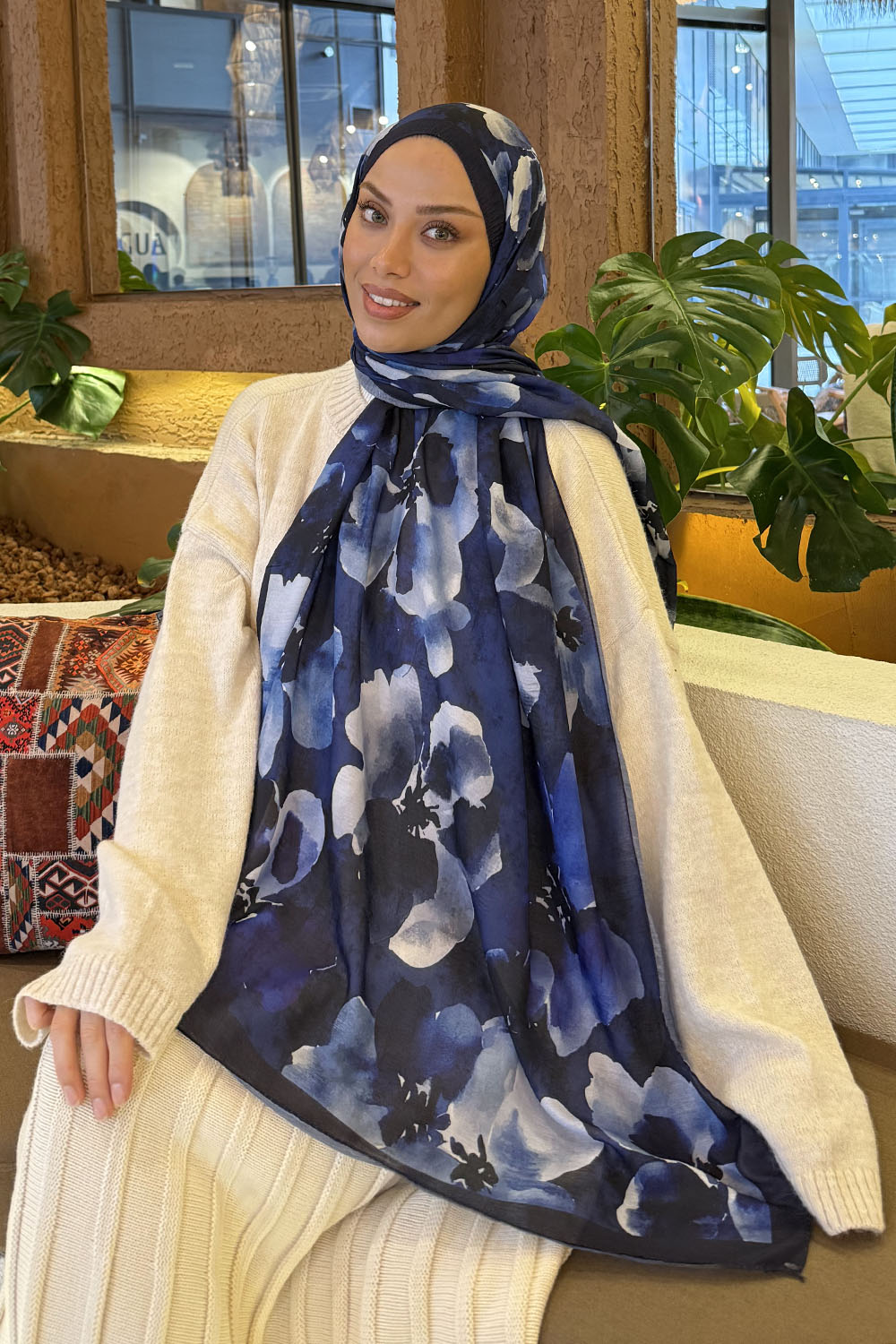 Lamelif Batik Desen Müslin Şal Lacivert