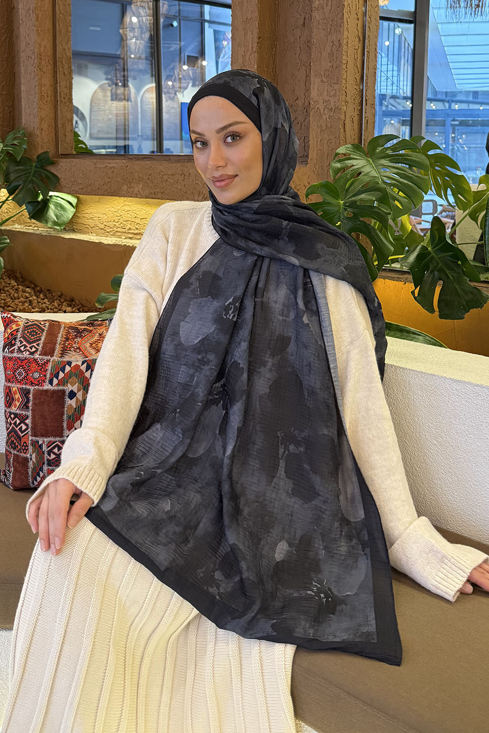 Lamelif Batik Desen Müslin Şal Siyah Gri