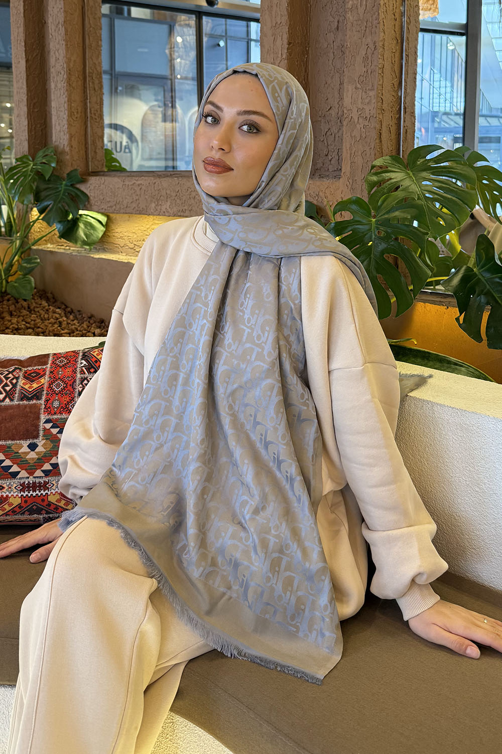 Lamelif Dior Desen Kaşmir Çift Taraflı Şal Gri Bej