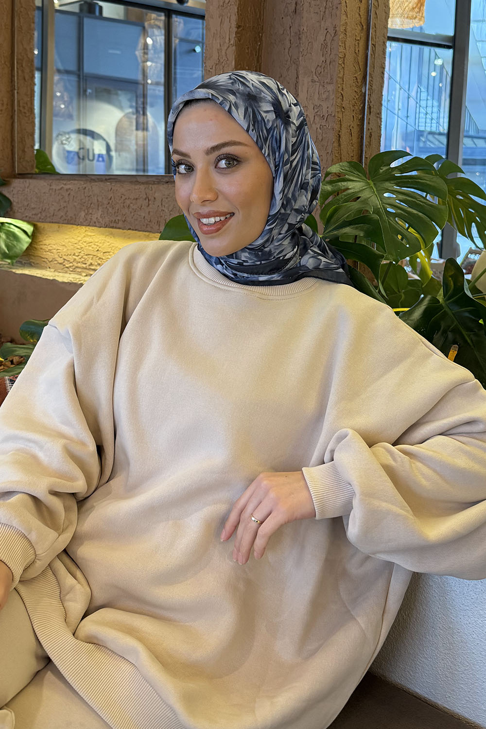 Lamelif Daisy Flowers Desen Soft Eşarp Antrasit İndigo