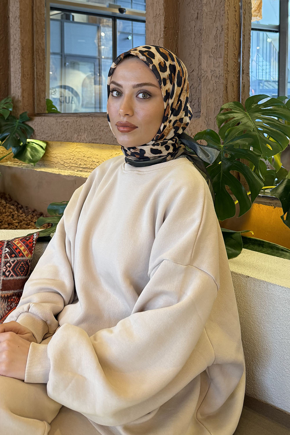 Lamelif Leopar Desen Soft Eşarp Haki