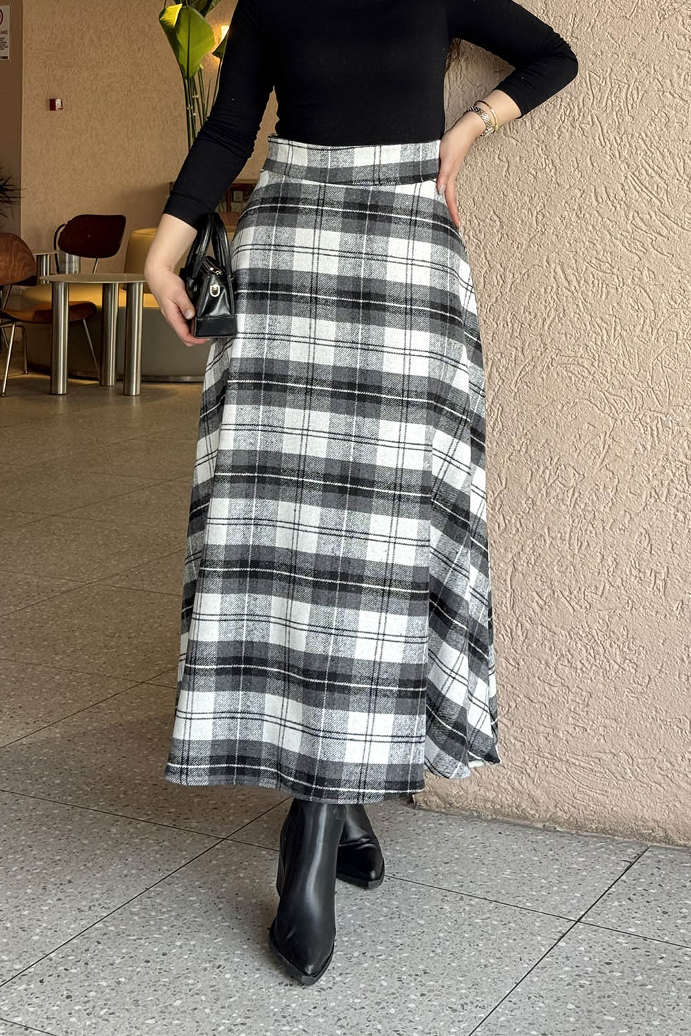 Lamelif Kaşe Ekose Detay Etek Siyah-Beyaz