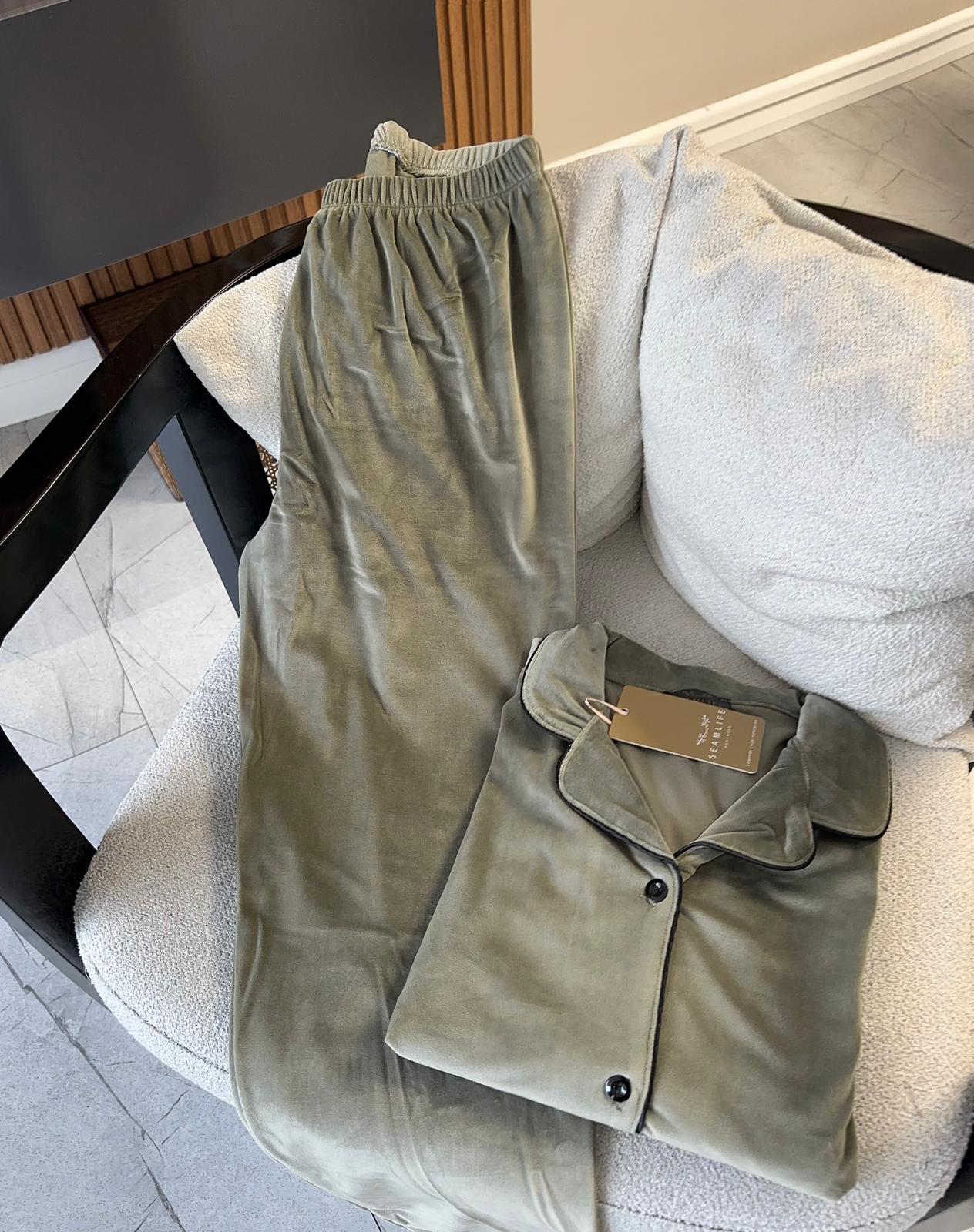 Lamelif Çağla Yeşili  Lüx Kadife Kumaş Pijama Takım Seti