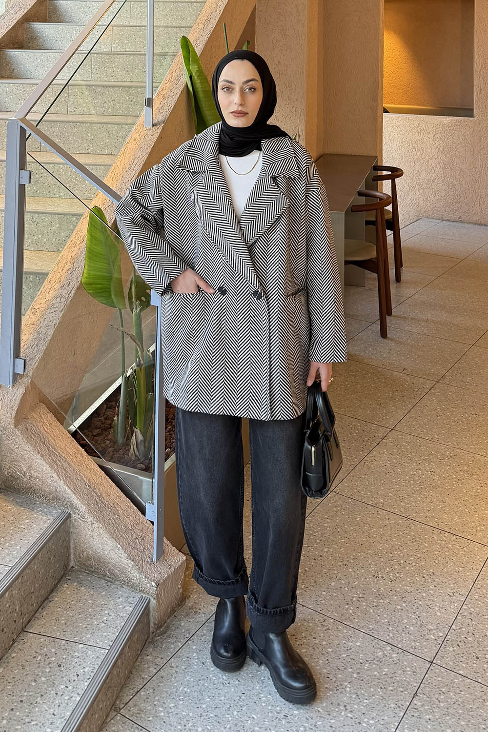 Lamelif Zikzak Desen Balık Sırtı Kaban Siyah Beyaz