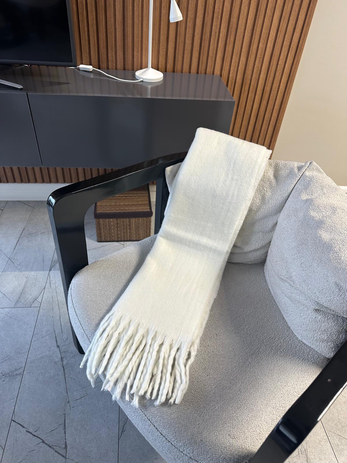 Lamelif Kadın Örgü Püsküllü Atkı Şal