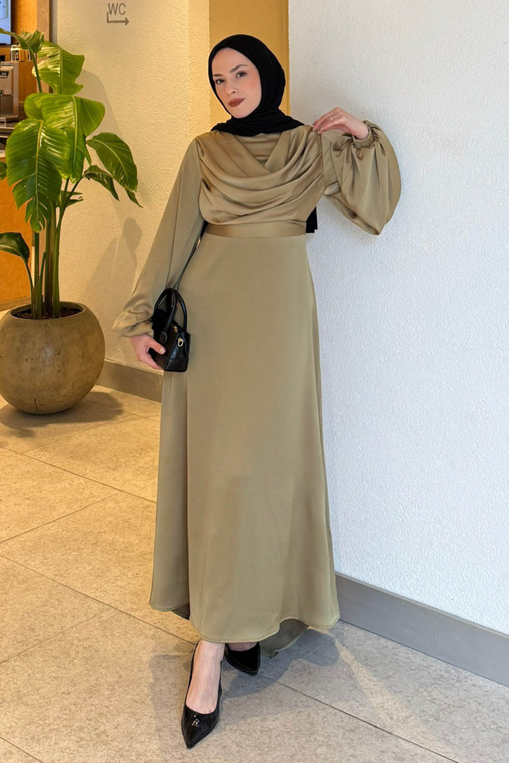 Lamelif Degaje Detaylı Balon Kol Tesettür Elbise Yağ Yeşili