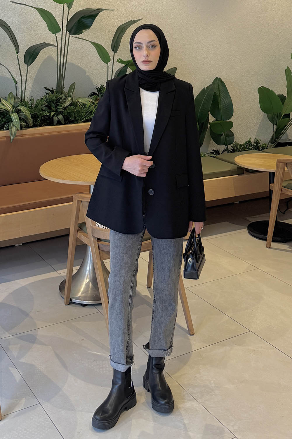 Lamelif Sırt Yırtmaç Detaylı Pensli Ceket Siyah