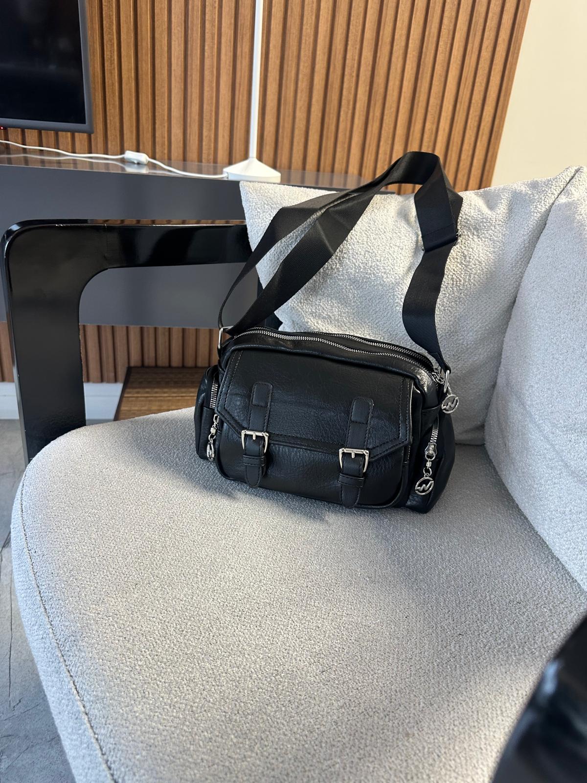 Black Belted Skin Hand Bag Arm Bag Bag