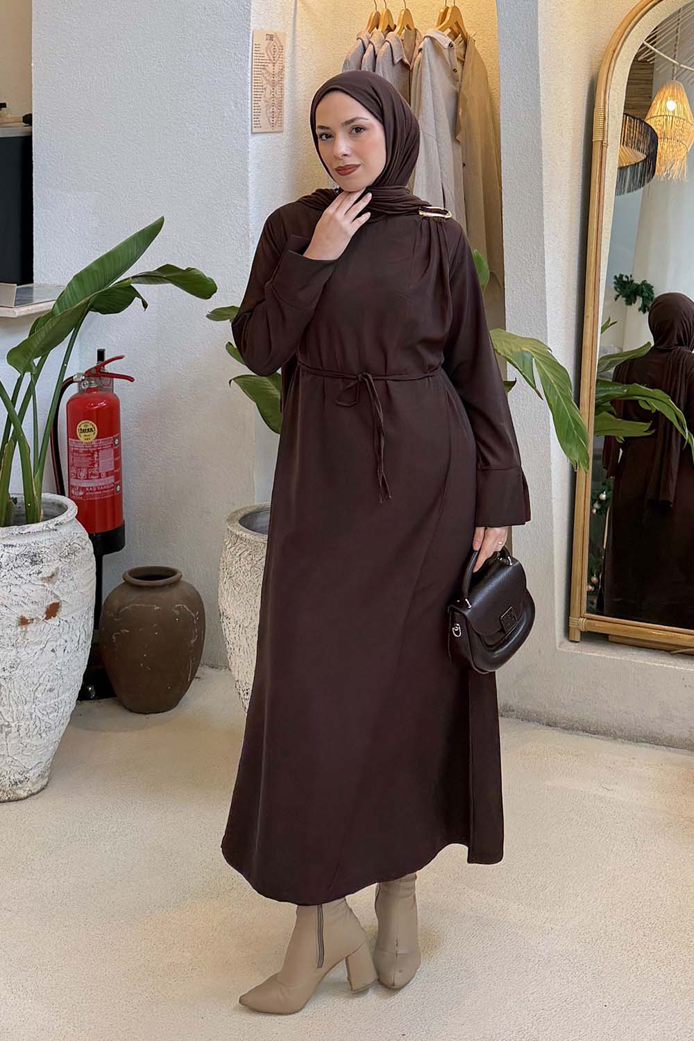 Lamelif Broş Detaylı Tesettür Elbise Acı Kahve