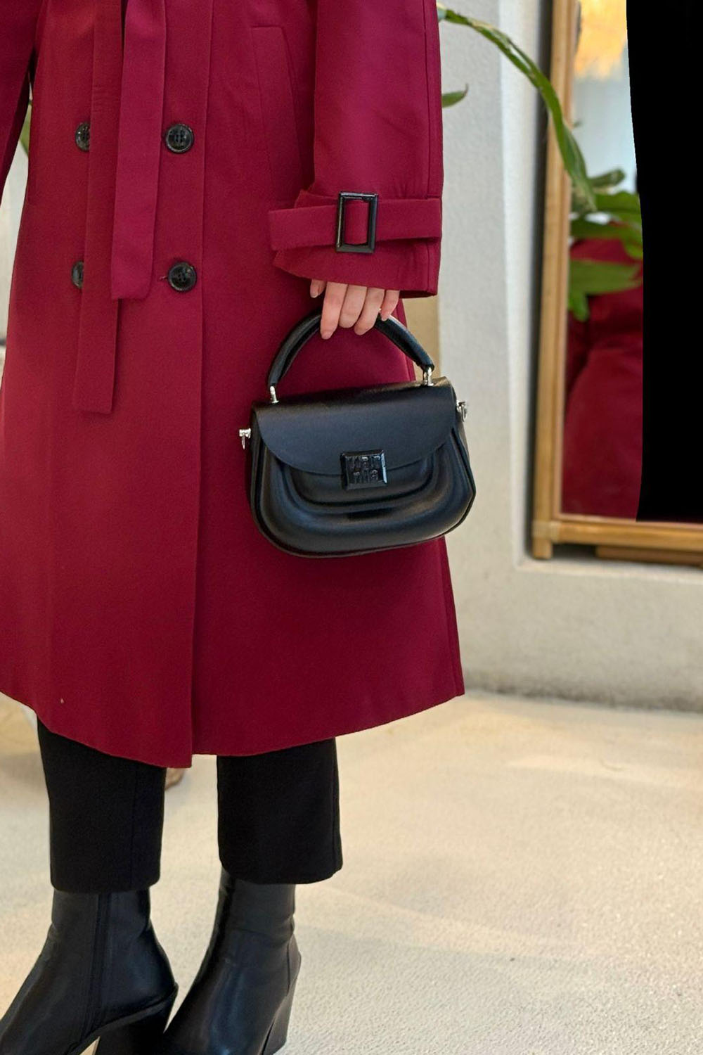 Black Belted Skin Hand Bag Arm Bag Bag