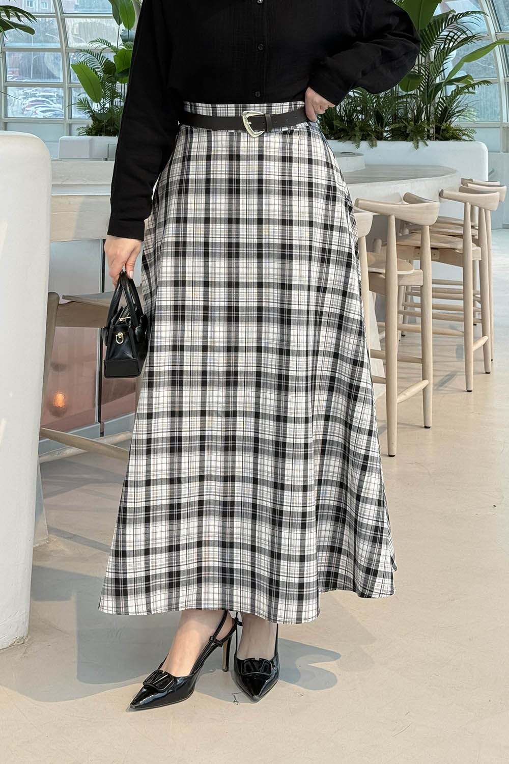 Lamelif Ekose Tesettür Etek Beyaz-Siyah