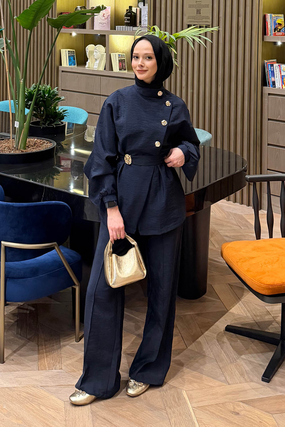 Lamelif Bağlama Detaylı Gold Düğmeli Takım Lacivert