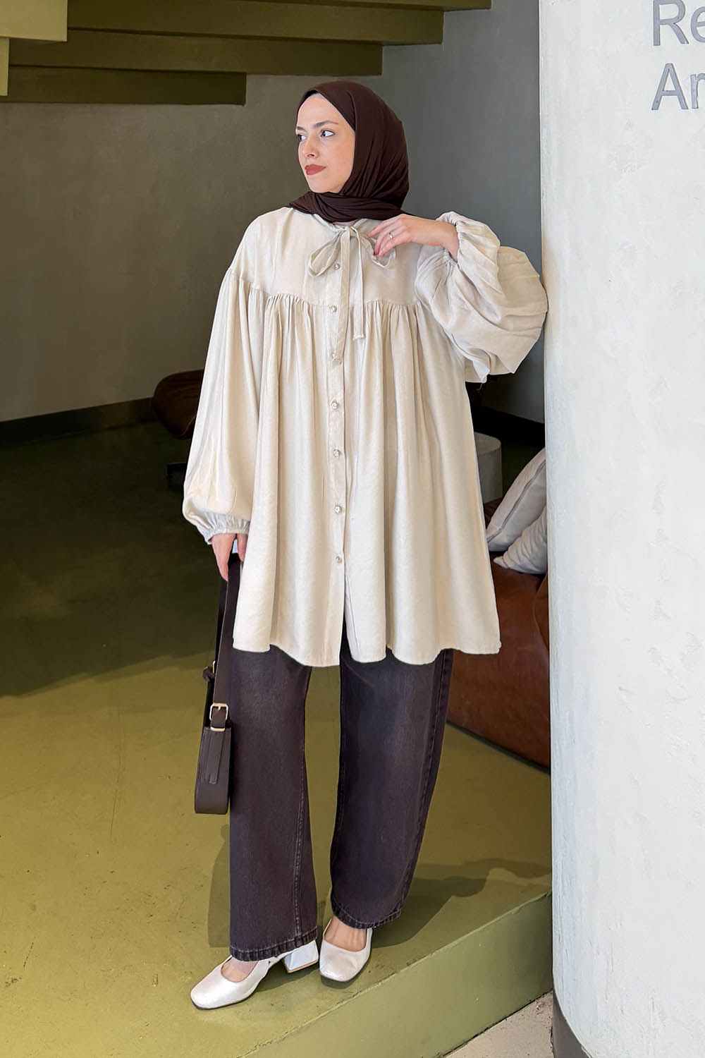 Lamelif Yakası Bağcıklı Tesettür Tunik Taş Rengi