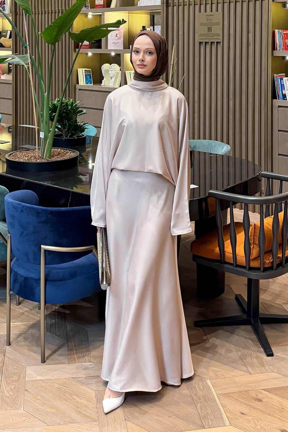 Lamelif Şal Yaka Saten Elbise Krem