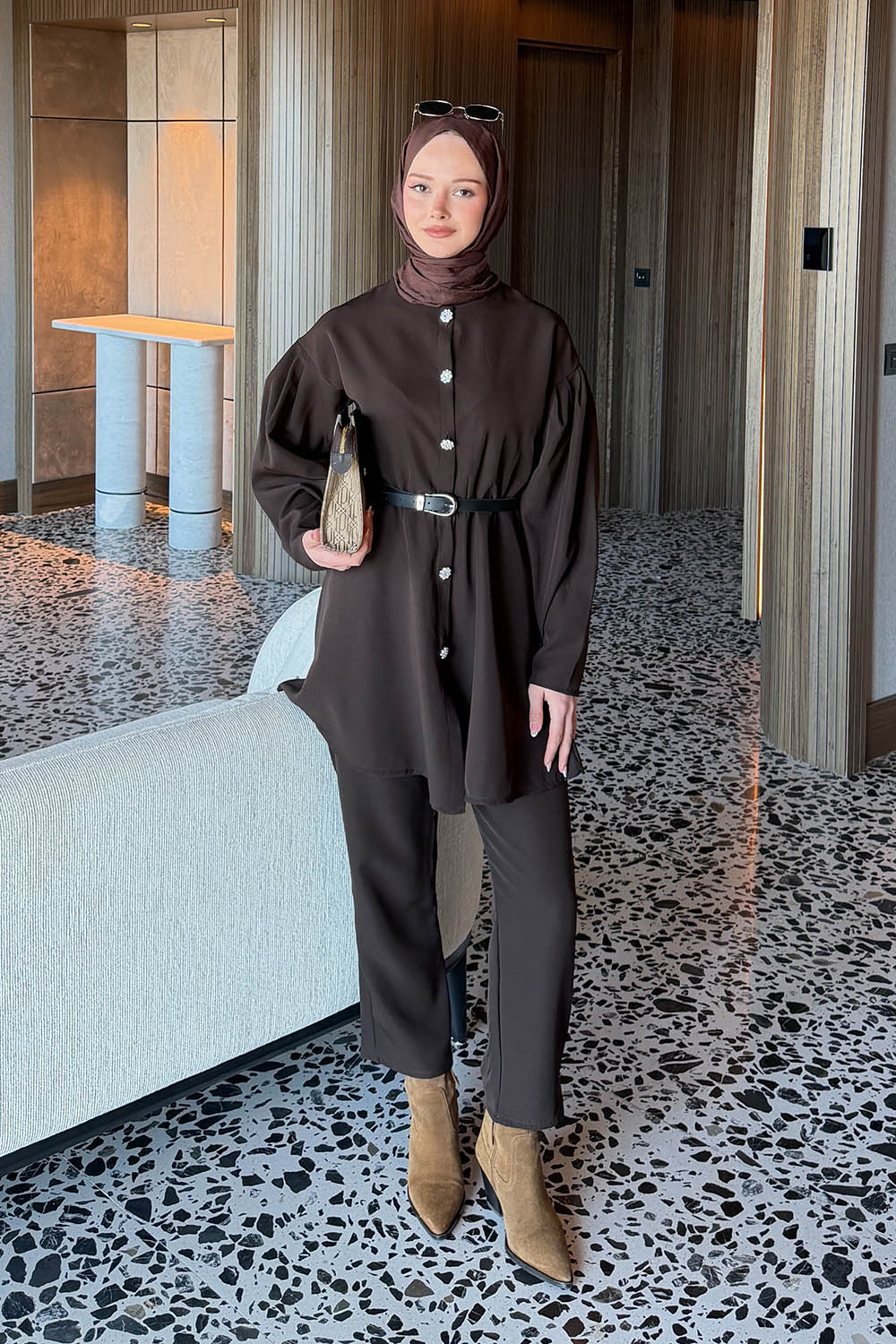 Lamelif Taş Düğme Detaylı Kemerli Takım Acı Kahve