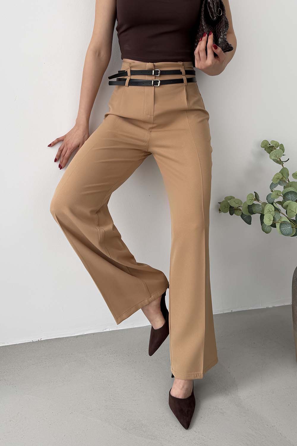 Lamelif Çift Kemer Detaylı Pantolon Camel