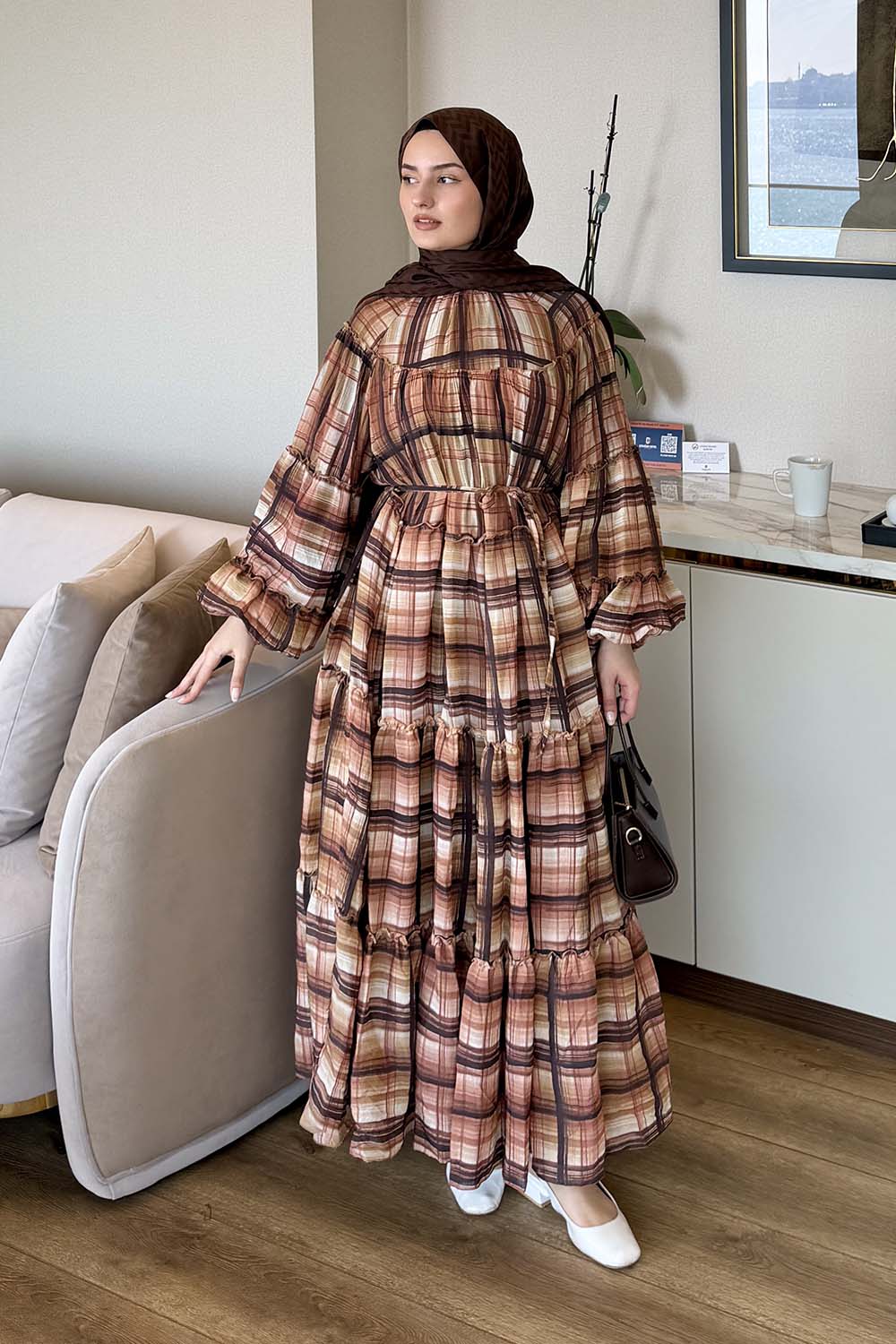 Lamelif Balon Kol Katlı Elbise Ekose Kahve