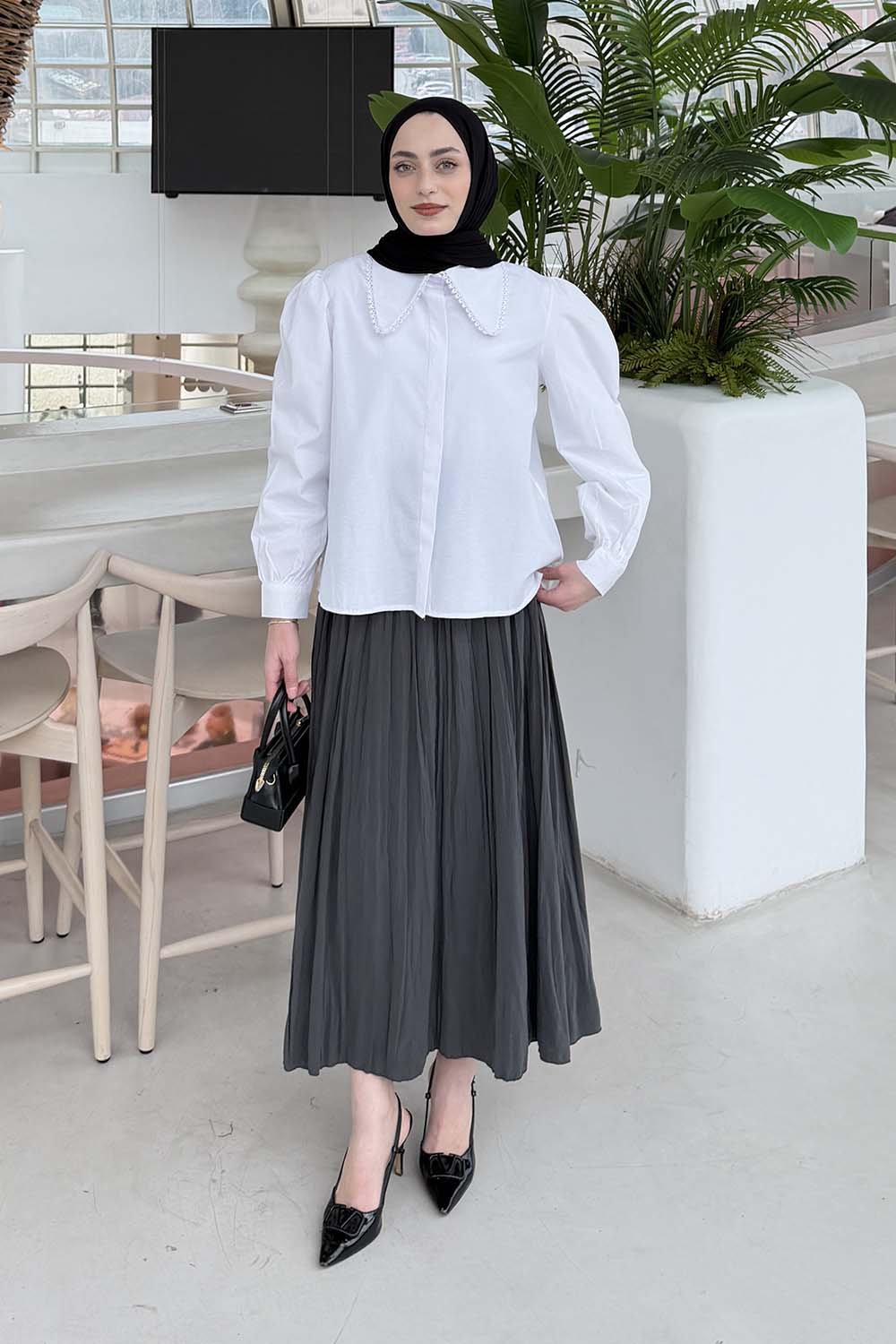 White Peter Pan Collar Long Arm Viscose Fabric Shirt