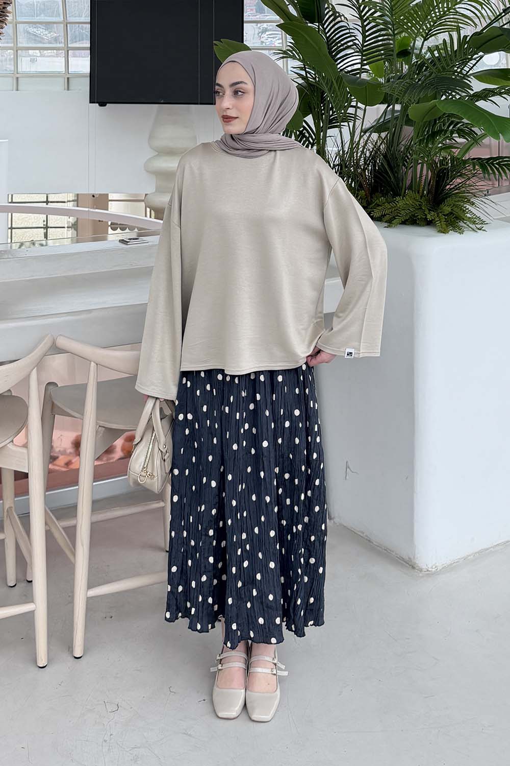 Lamelif Kol Armalı Sweatshirt Bej