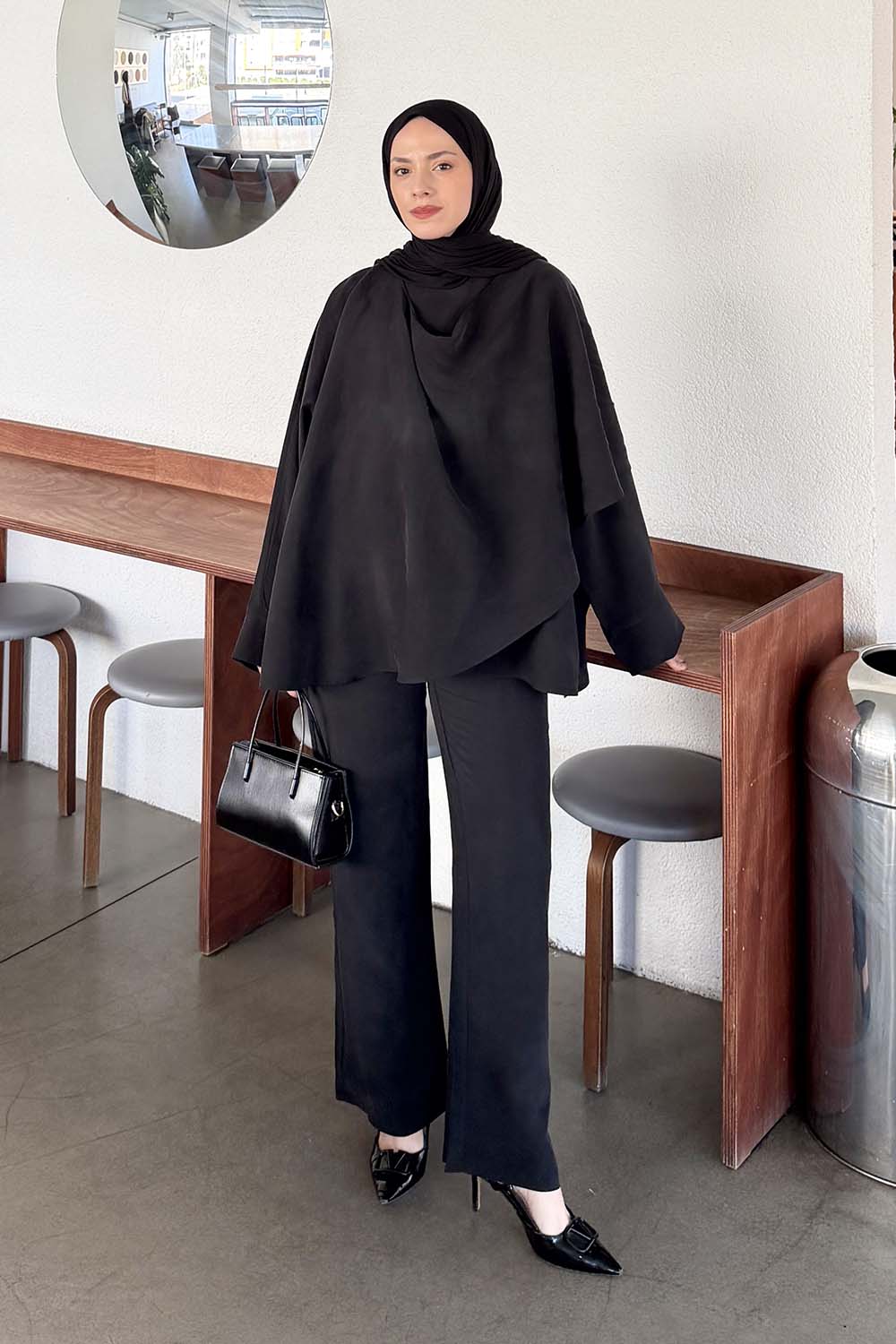Lamelif Asimetrik Şal Detaylı Takım Siyah