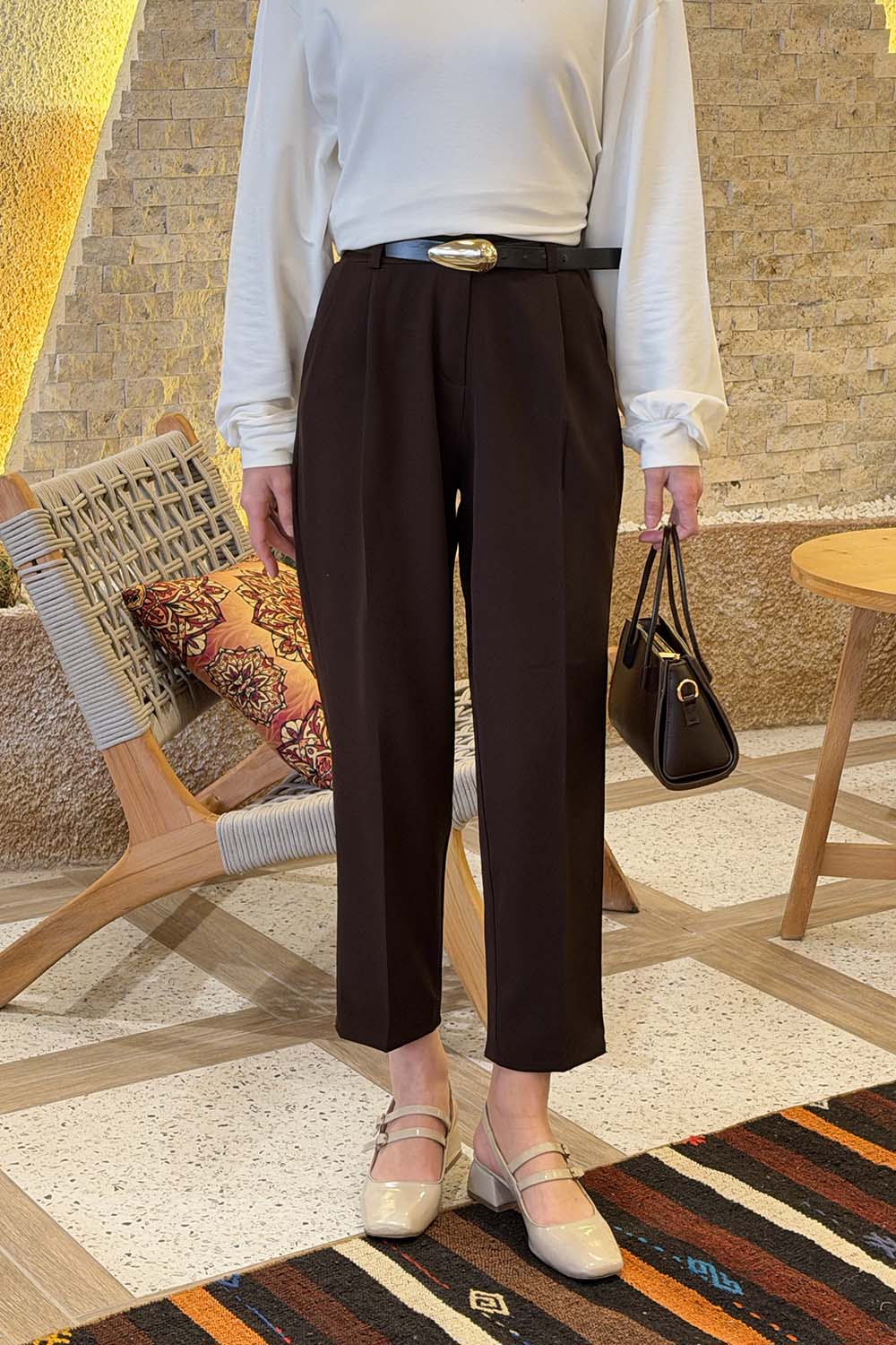 Lamelif Kemer Detaylı Havuç Pantolon Acı Kahve