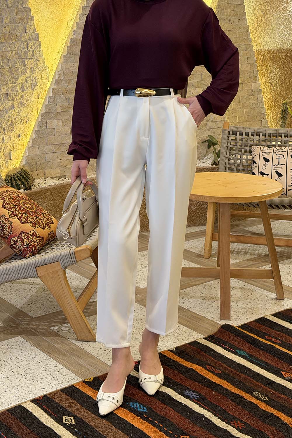 Lamelif Kemer Detaylı Havuç Pantolon Beyaz